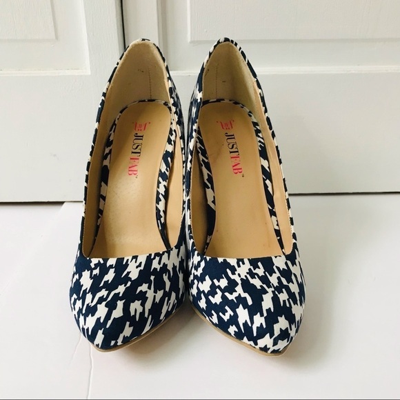 JUSTFAB Navy White Merne Pointed Toe Heels Size 7 ❗️PRICE IS FIRM❗️ - Picture 2 of 5